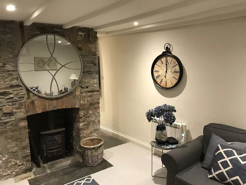A charming fisherman's cottage in picturesque  Port  Isaac harbour ...
