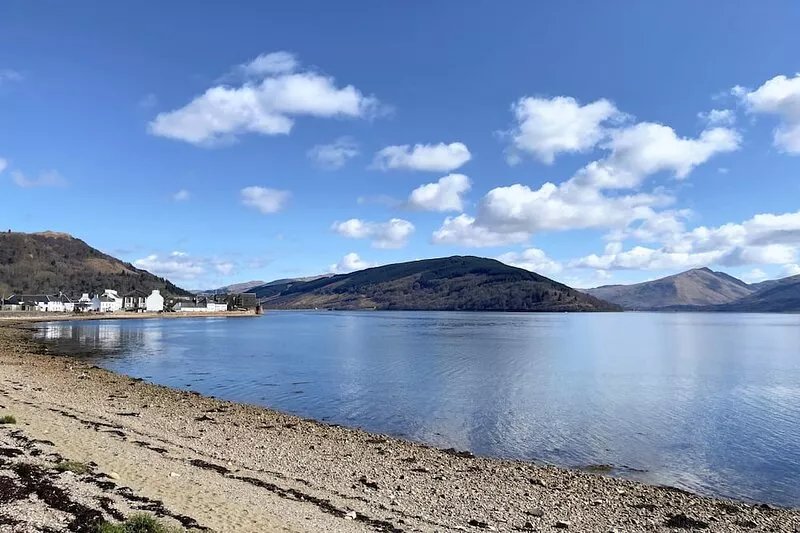Seaview location in Inverarary, historic cottage within walking distance of