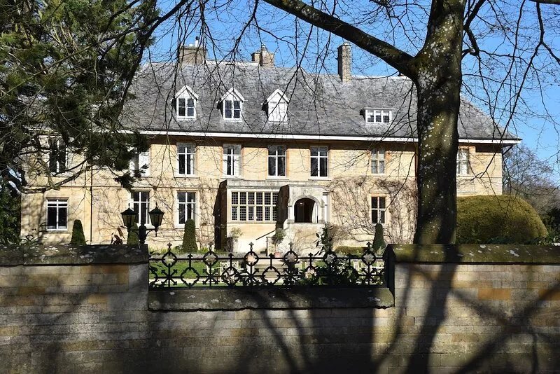 Period cottage in idyllic riverside location in prime Cotswolds village