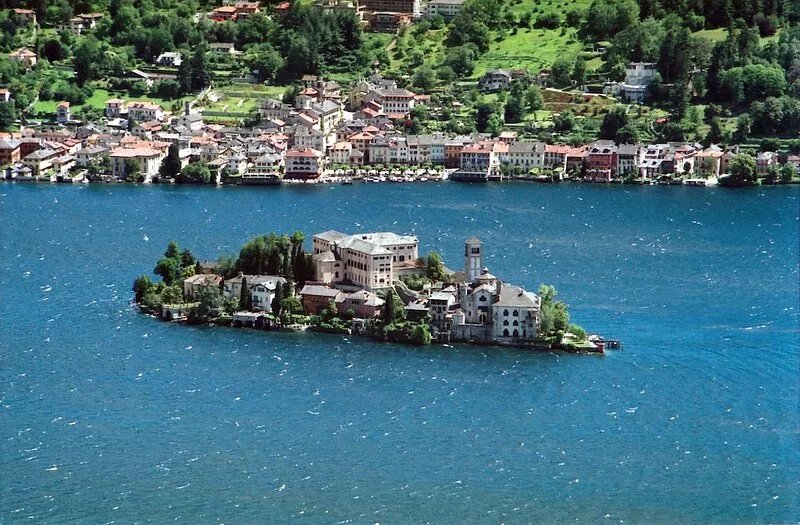 Apartment Cusius in Orta San Giulio on Lake Orta with parking and lake view