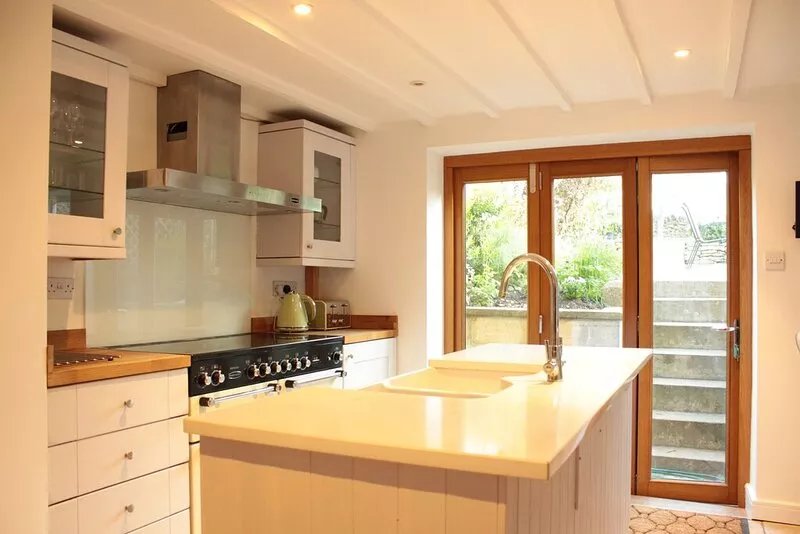 Traditional Cotswold stone cottage with wonderful views and log burning fires