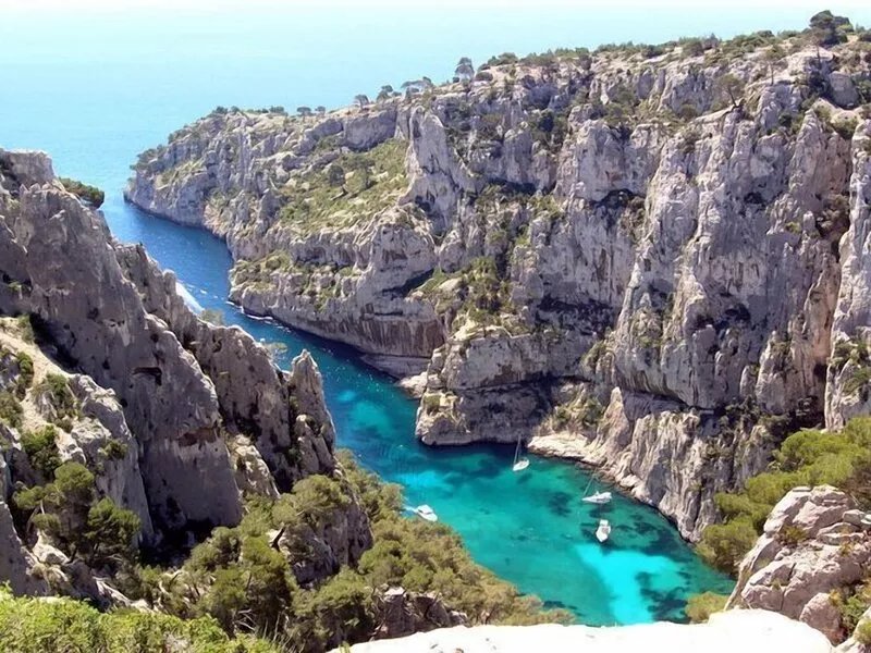 3 bedroom house with pool 10min from Cassis