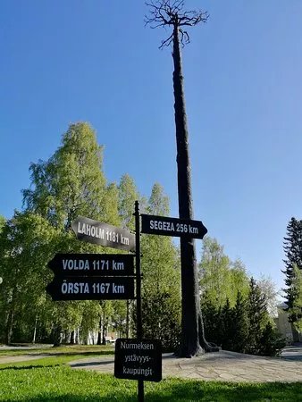 PJHannikainen Laulupuu Monument