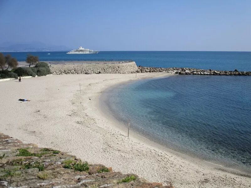 Penthouse apartment with Stunning View over the Antibes Marina, Sea & Mountains