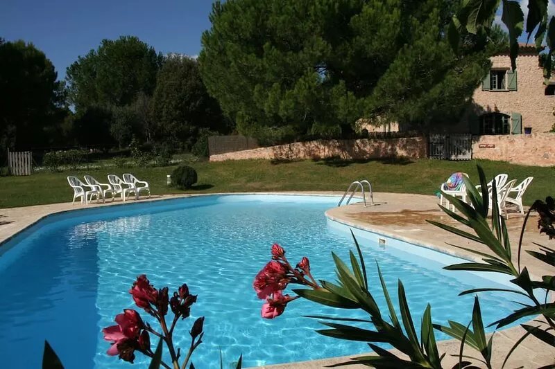 Le Jas, charming Mas in Provence with shared pool, nature, calm, space