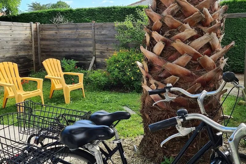 PALMIER *** studio with garden and parking