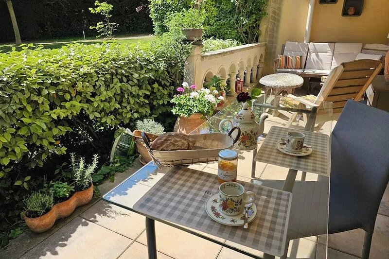 Aix center, nice apartmentT2 1 bedroom, terrace overlooking garden Air