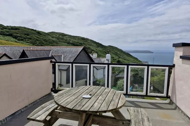 Gorgeous 3 bed cottage in Mortehoe with fantastic roof terrace seaviews!