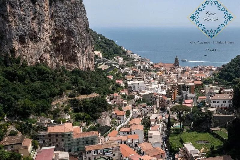 HOUSE WITH LARGE GARDEN IN THE HISTORIC CENTER OF AMALFI