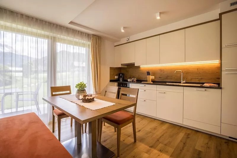 Comfortable Apartment "Chalet Morin" with Mountain View, Wi-Fi & Garden