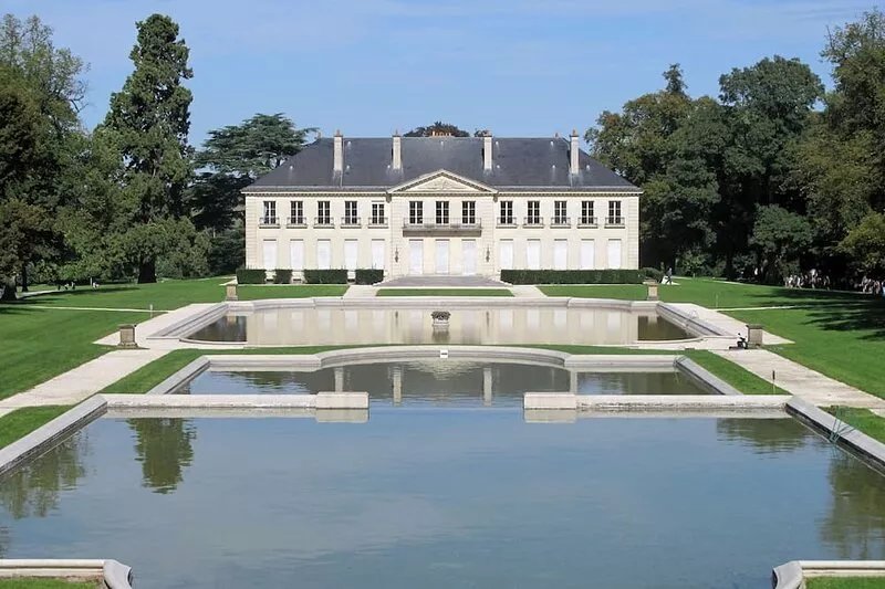 Near Paris center and Disney, spacious appt, equipped for family and remote work