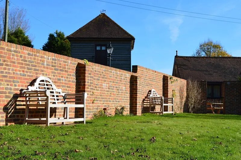 Tranquil. well-equipped Cottage in historic '1066 Country'