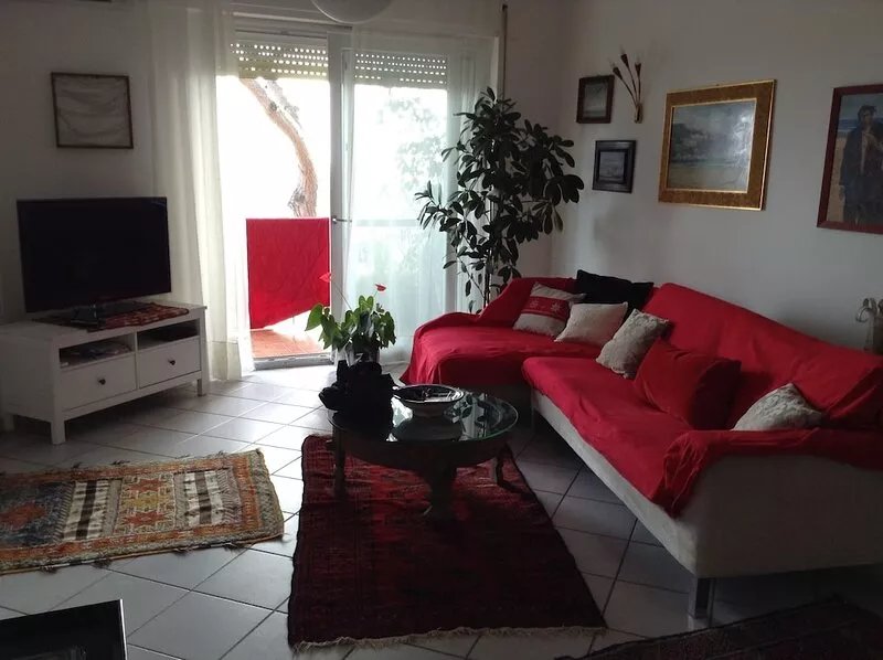 Casa Silvia, lovely apartment on the Serapo promenade