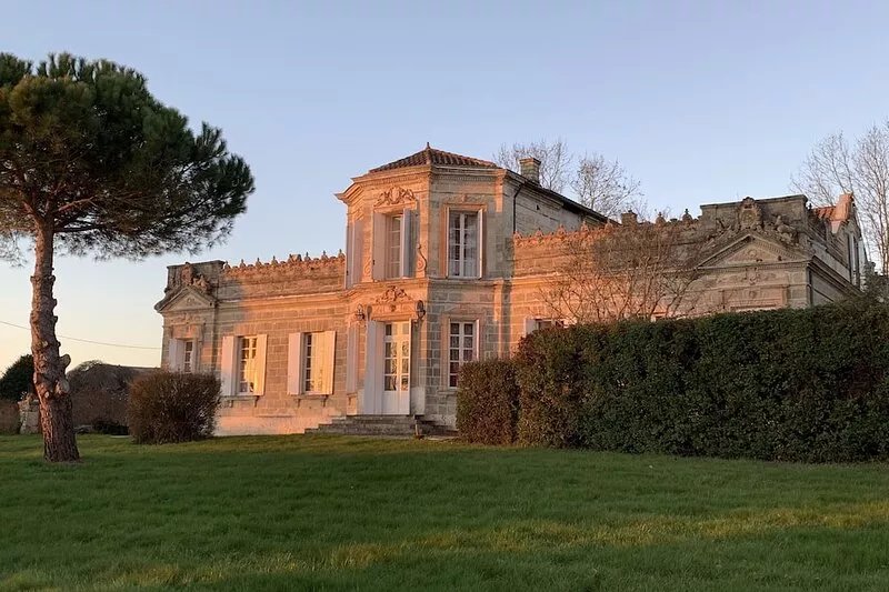 Stunning 16c. Manor - Pickleball, Bocce Ball, Swimming Pool - up to 10 people