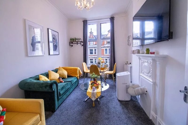 Flat 6 Oxford · Apartment Oxford Street Bond Street Station.