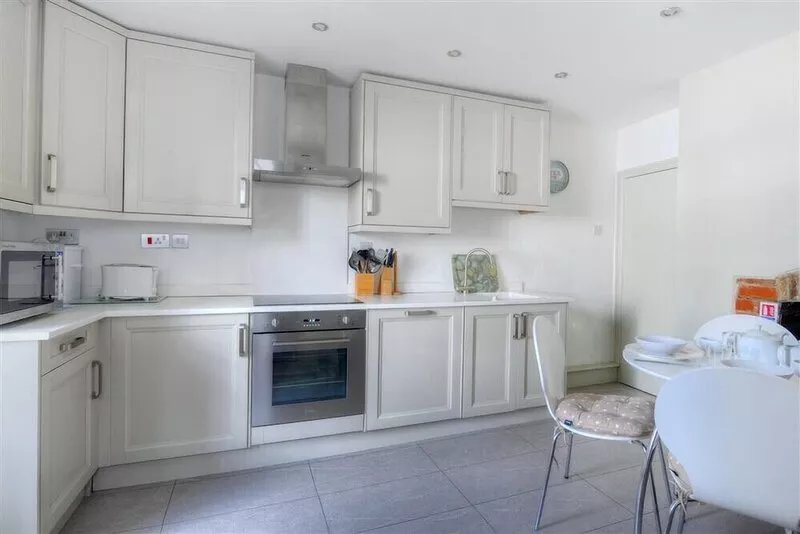 CLEVE HOUSE, family friendly, country holiday cottage in Lyme Regis