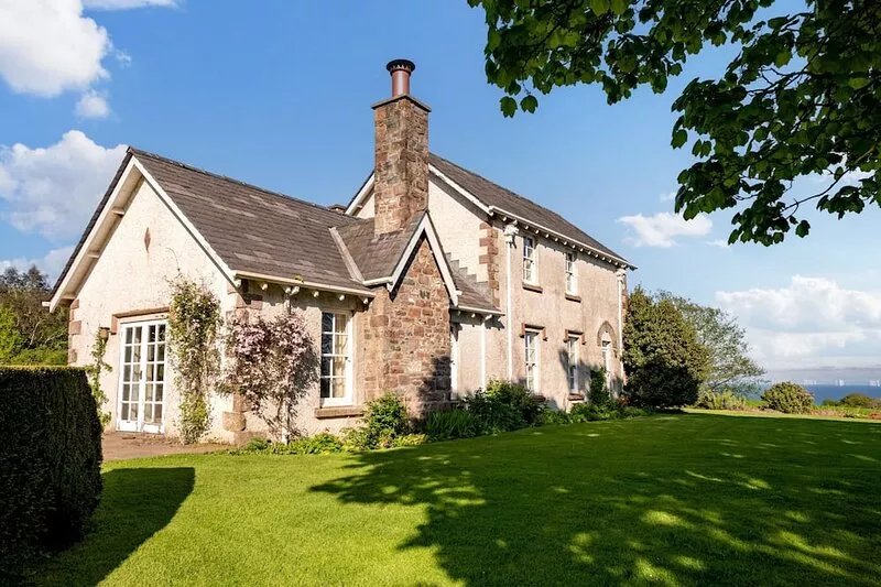 Auchengashell - sleeps 8 guests  in 4 bedrooms