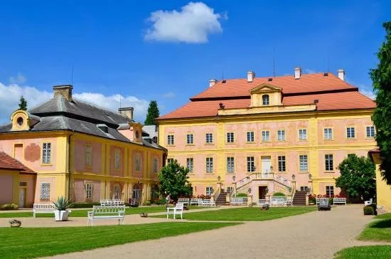 Statni Zamek Krasny Dvur