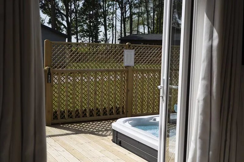 Long Lane Lodge - Lodge with Hot Tub