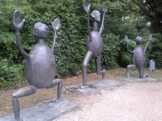 Heinrich-Kirchner-Skulpturengarten am Burgberg
