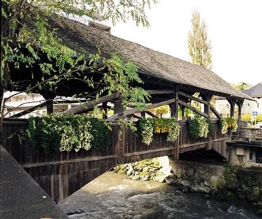 Pont Couvert