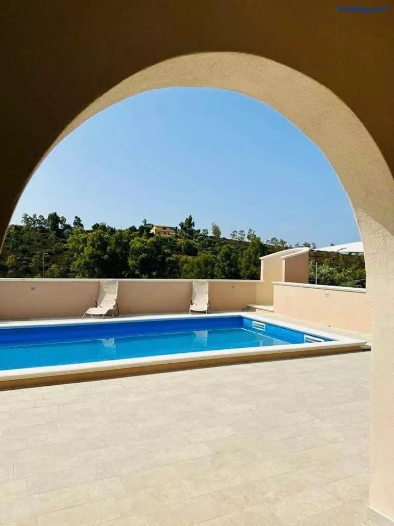 Villa Blue Paradise - B&b Con Piscina Non Lontano Da Cagliari