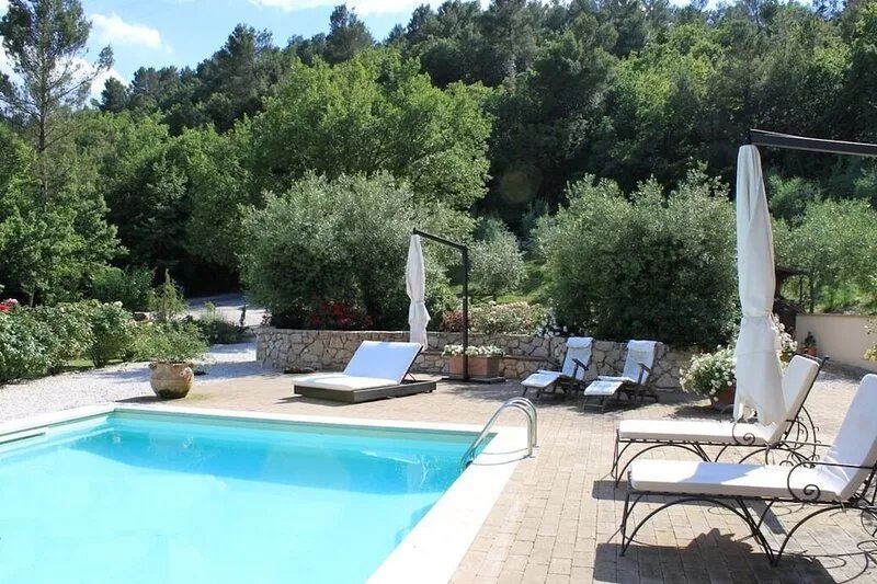 The Nest - Cosy cottage for two in gorgeous property with large swimming pool