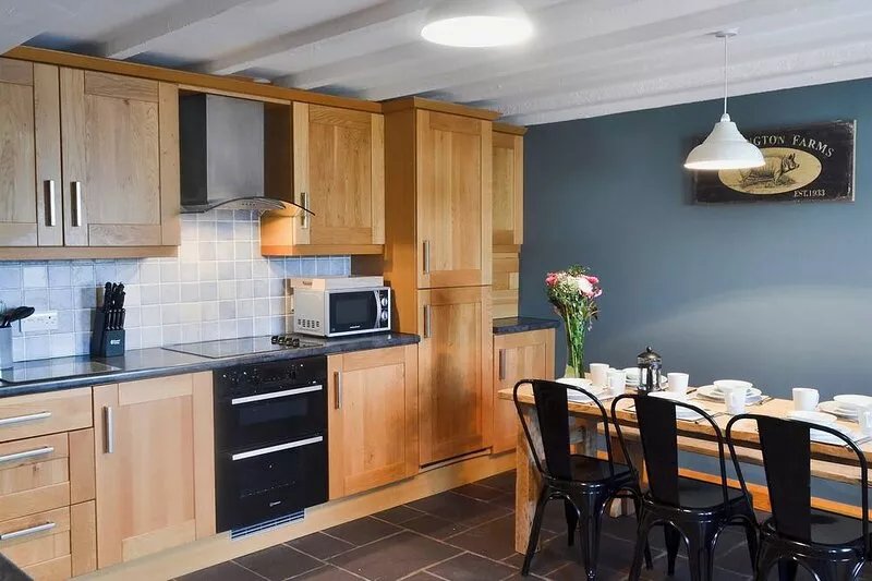 3 bedroom accommodation in Llanynghenedl, near Holyhead
