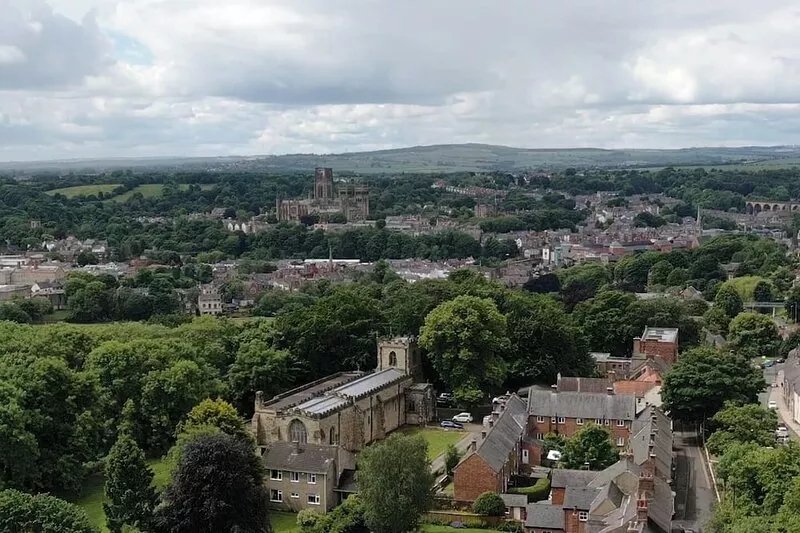 Stylish 2-Bedroom, Sleeps 5, 10min walk to Durham City Center, Laundry & Parking