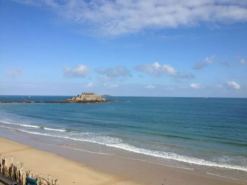 Charming restored house 900 metres from the sea and 150 metres from shops