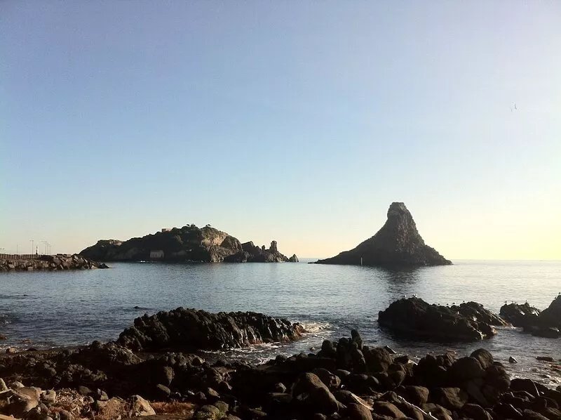 Casa Pozzillo: two rooms with splendid sea right in front of the house!