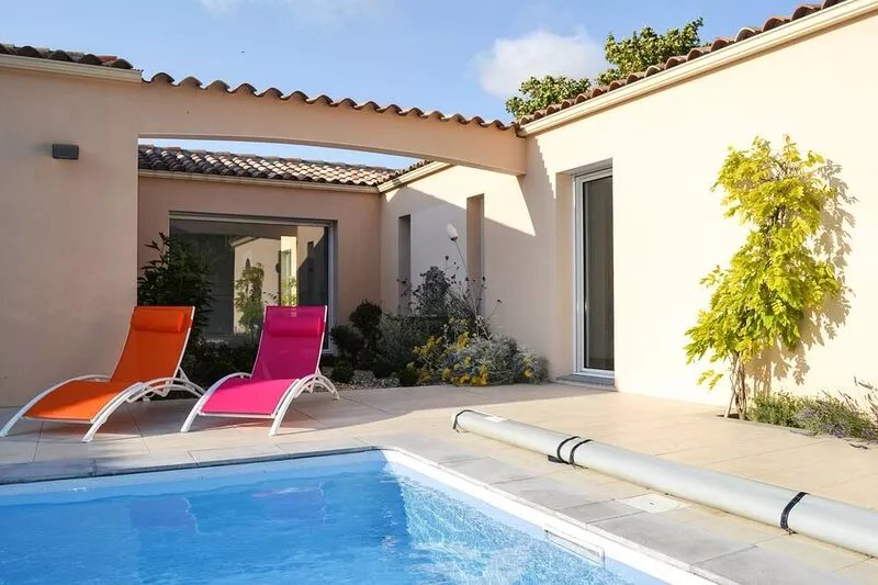 Villa with pool, in a park, quiet area, 6 people, 3 bedrooms