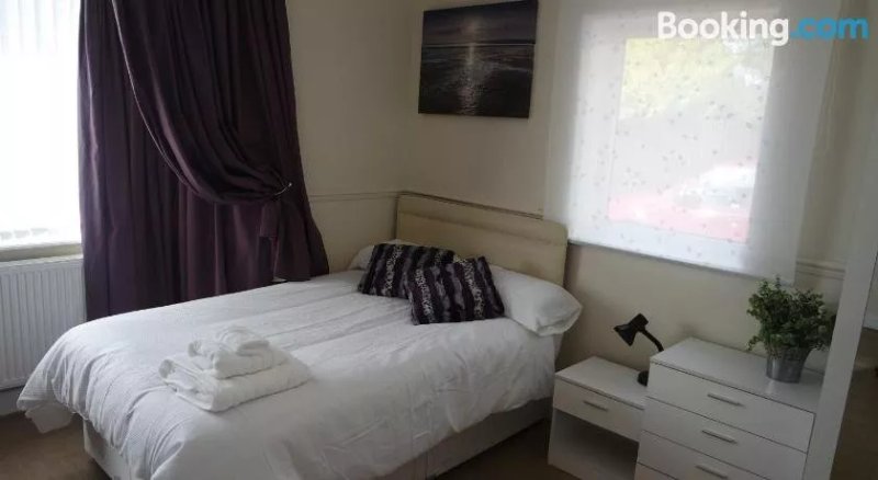 Jaylets Easy Living Earl Shilton