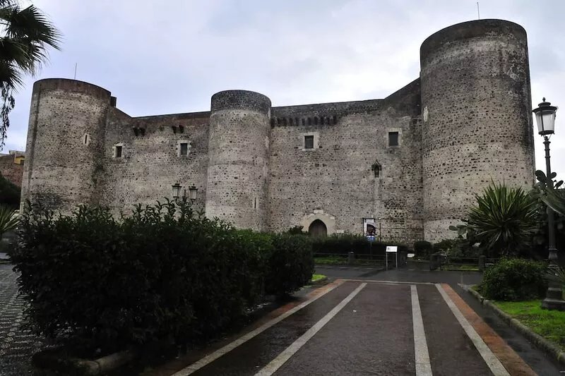 Terrazza sul Castello Ursino by Wonderful Italy