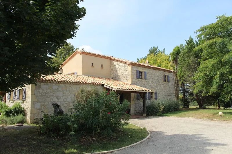 Quercy property with private swimming pool and tennis court