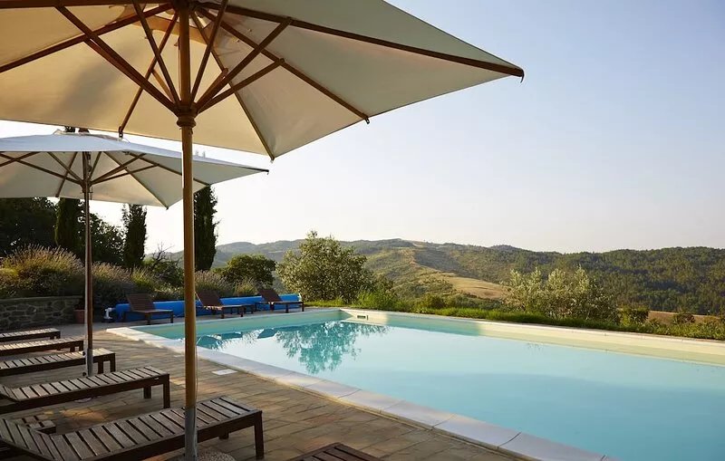 Beautifully restored farmhouse, big pool & terrace, amazing views