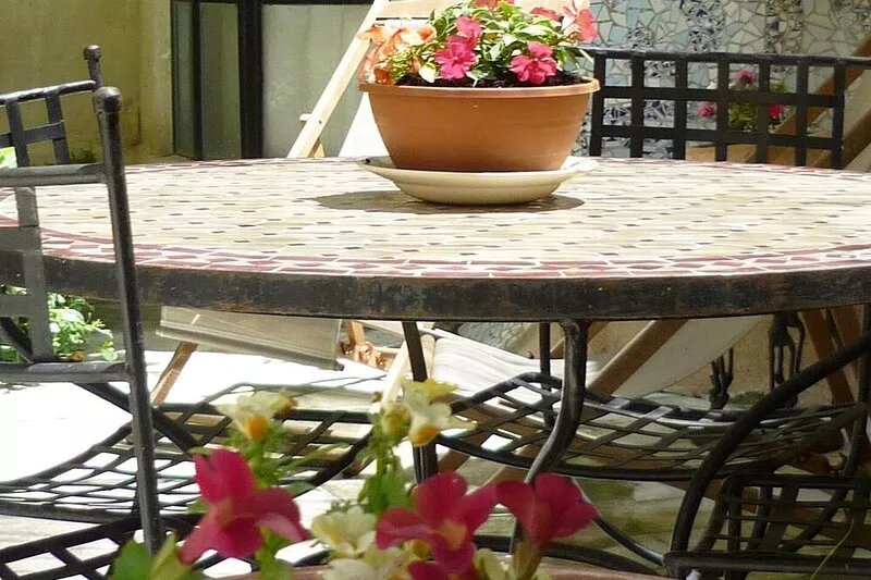 Very nice apartment, right in the center with private garden -