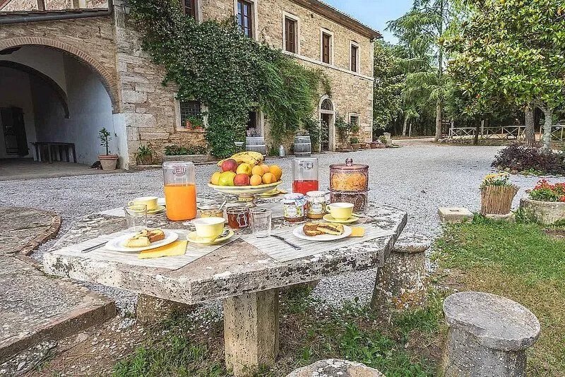 Villa Adalia: An elegant and welcoming apartment that covers the entire top