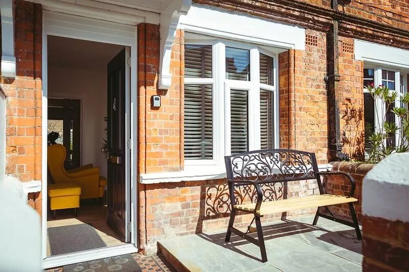 Vicarage Cottage - Old Town cosy bolthole