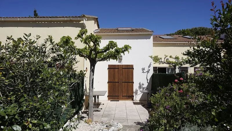 Pretty holiday home on the Giens peninsula, Var, Provencal decor