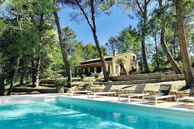 House with private swimming pool in Provence