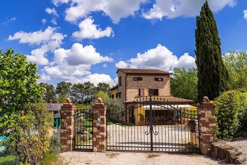 Villa ' Pian del Rocchio ' - Beautiful Country House in a lush Umbria plateau