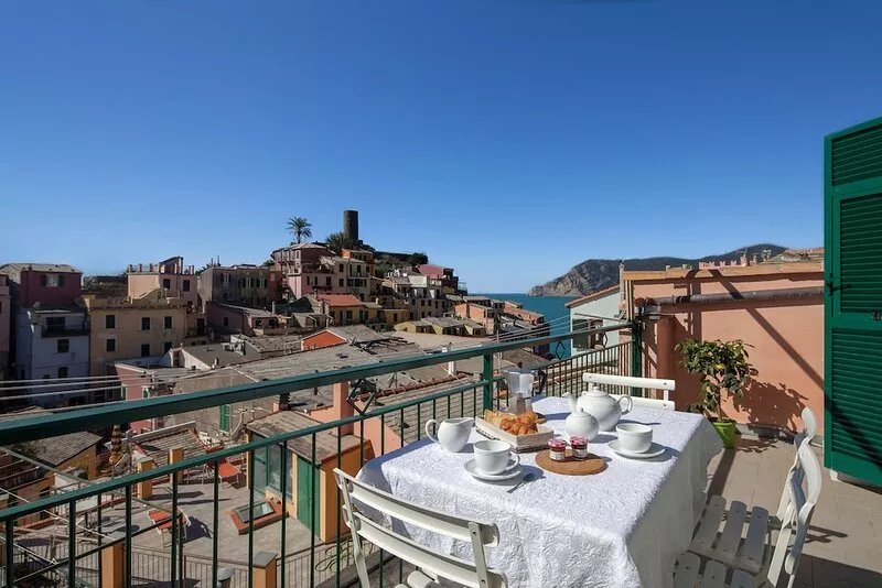 Casa Colomba in Vernazza, terrace with sea view 011030-LT-0106