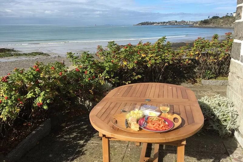 Exceptional beachfront location for this charming villa
