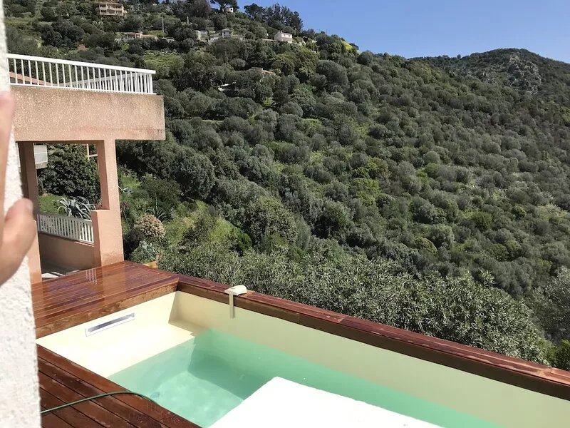 Villa for 7 people with swimming pool car rental � possible 5 or 7 seats