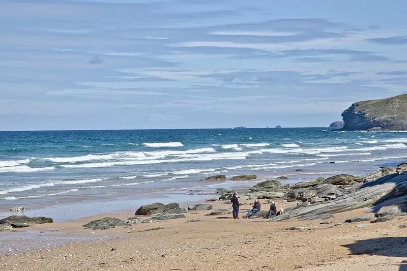 A stylish apartment set in an idyllic location in Watergate Bay.