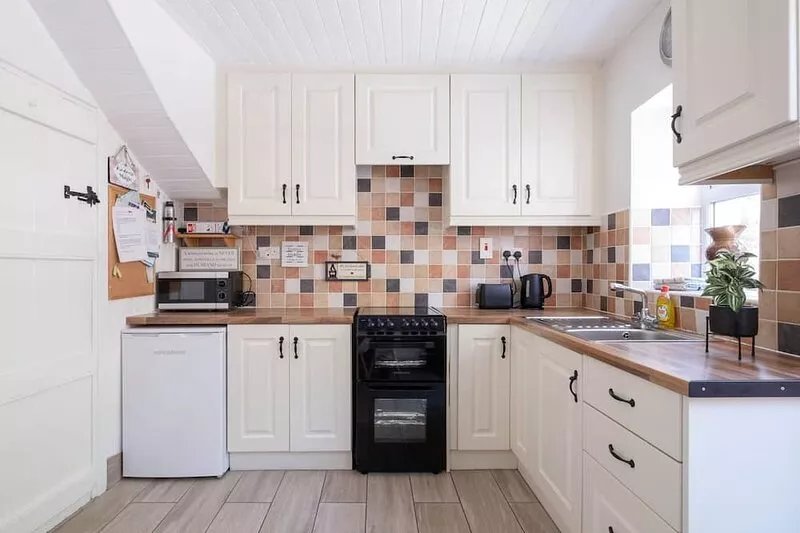 RiverView - In the Market Town of Ennistymon, Riverview - a short walk to