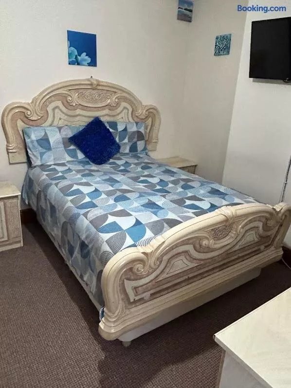 Busy Bee - Guest House