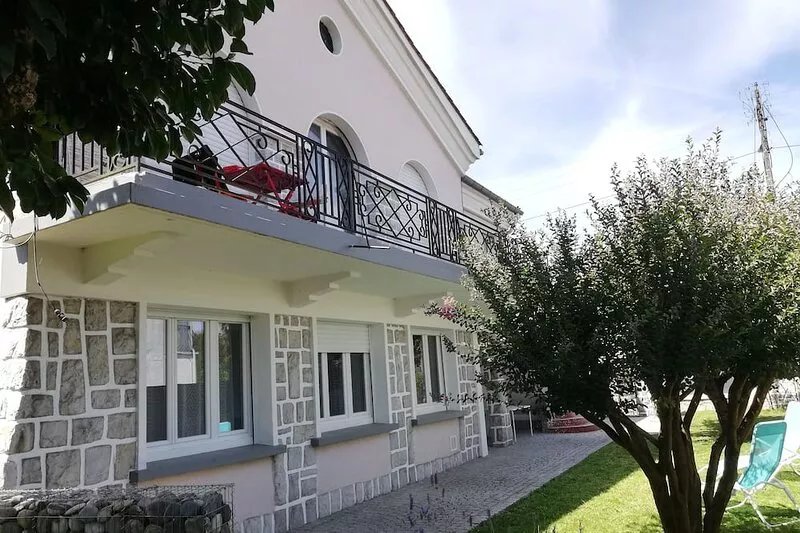 Apartment on the ground floor in Villa.