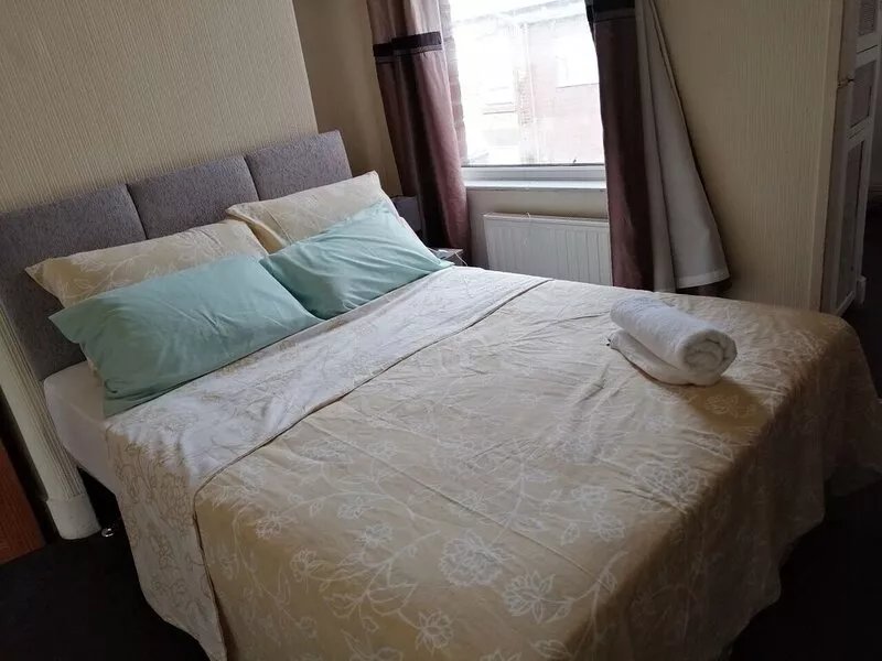 2 Ensuite Bedrooms - Cosy Homes - Home away from home, Sleeps 6